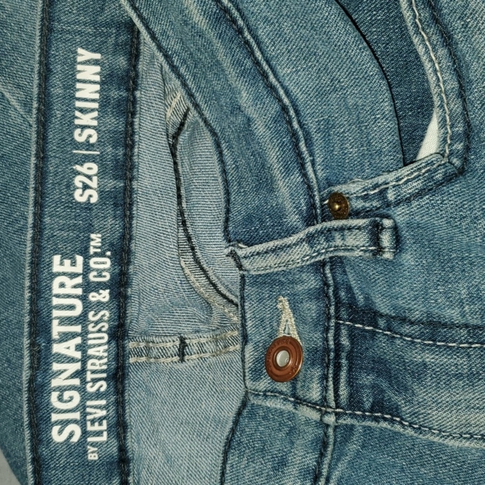 S26 Skinny Signature by Levi Strauss & Co. - Picture 2 of 3